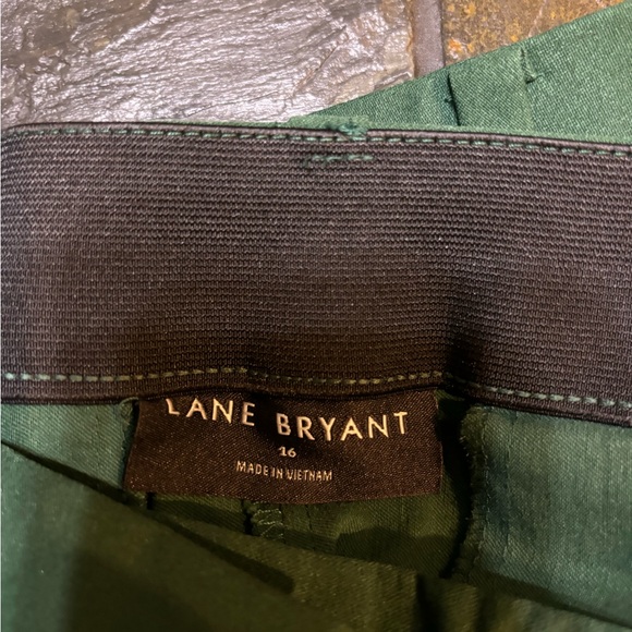 size 16 green 4-season slim fit capris-Lane Bryant -mid rise - Picture 2 of 2